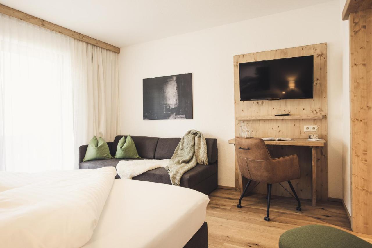 Hotel Johanna Mitten Im Oetztal Umhausen Kültér fotó