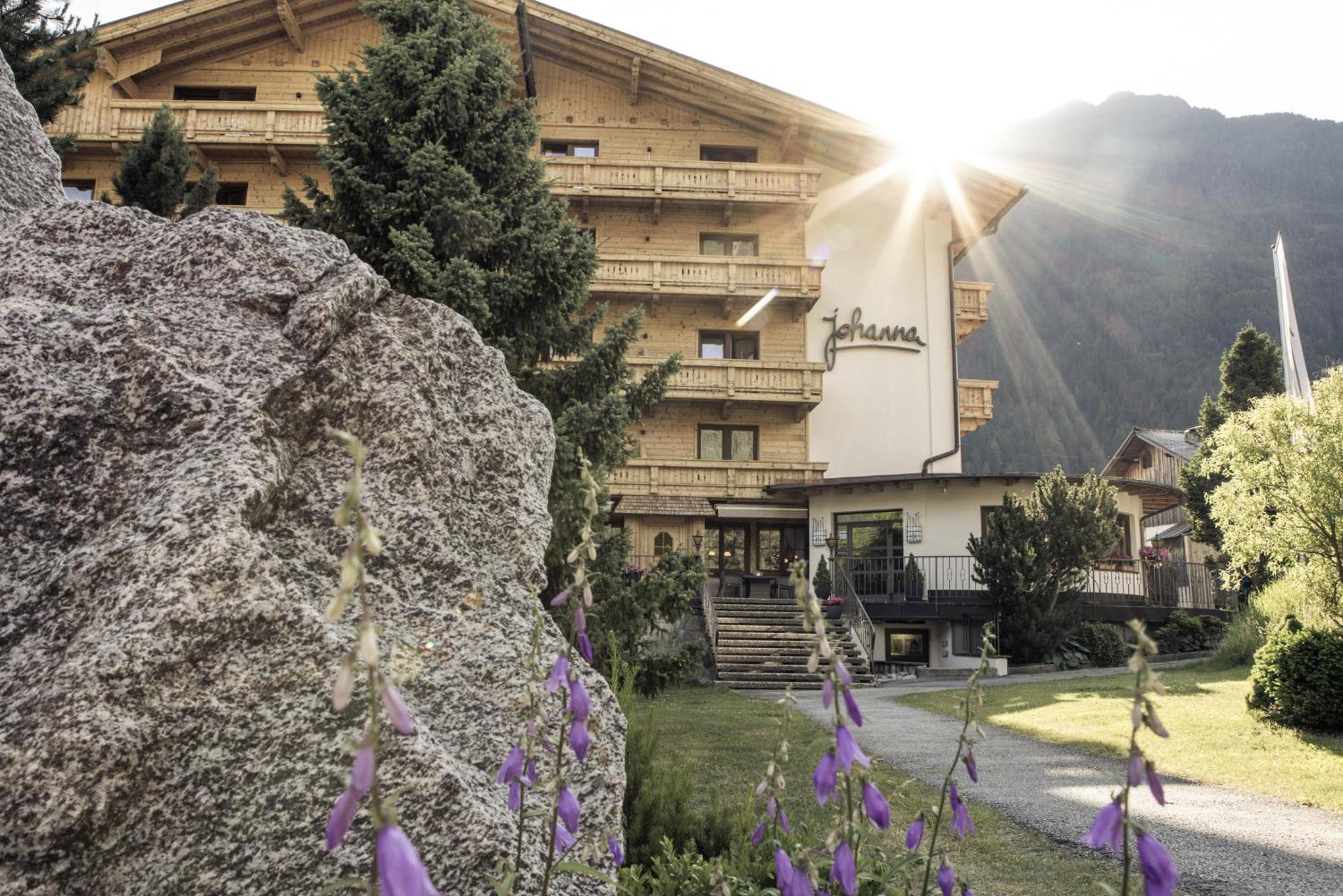 Hotel Johanna Mitten Im Oetztal Umhausen Kültér fotó